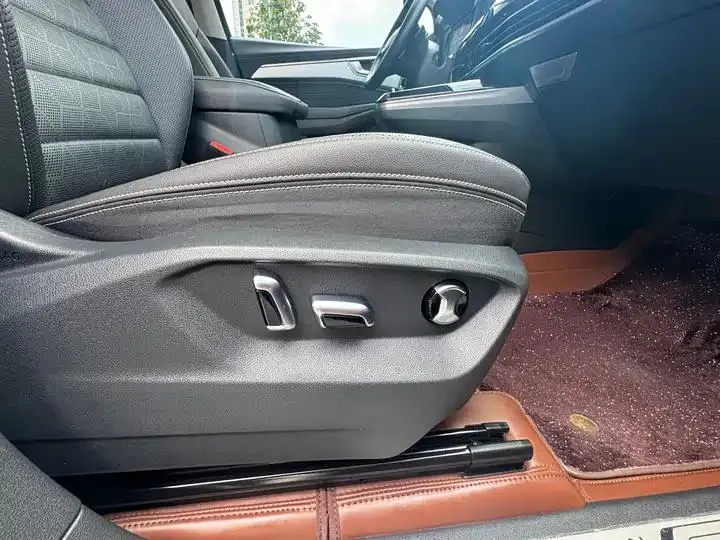 The 2022 380TSI four-wheel drive luxury version Pro 6 seats 31