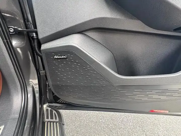 The 2022 380TSI four-wheel drive luxury version Pro 6 seats 32