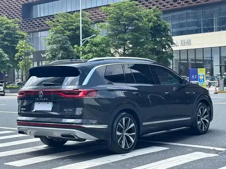 The 2022 380TSI four-wheel drive luxury version Pro 6 seats 37