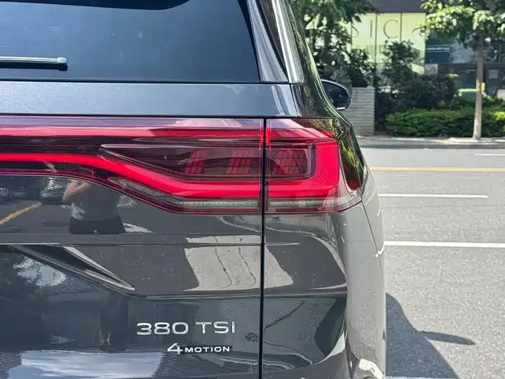 The 2022 380TSI four-wheel drive luxury version Pro 6 seats 6