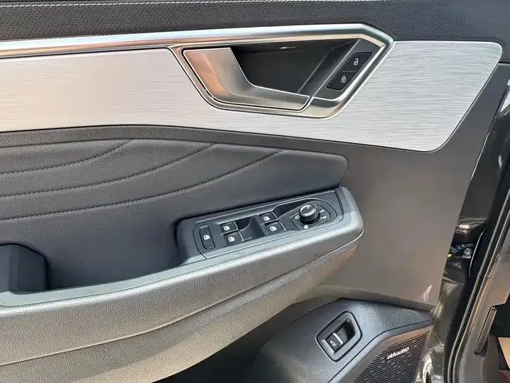 The 2022 380TSI four-wheel drive luxury version Pro 6 seats 9