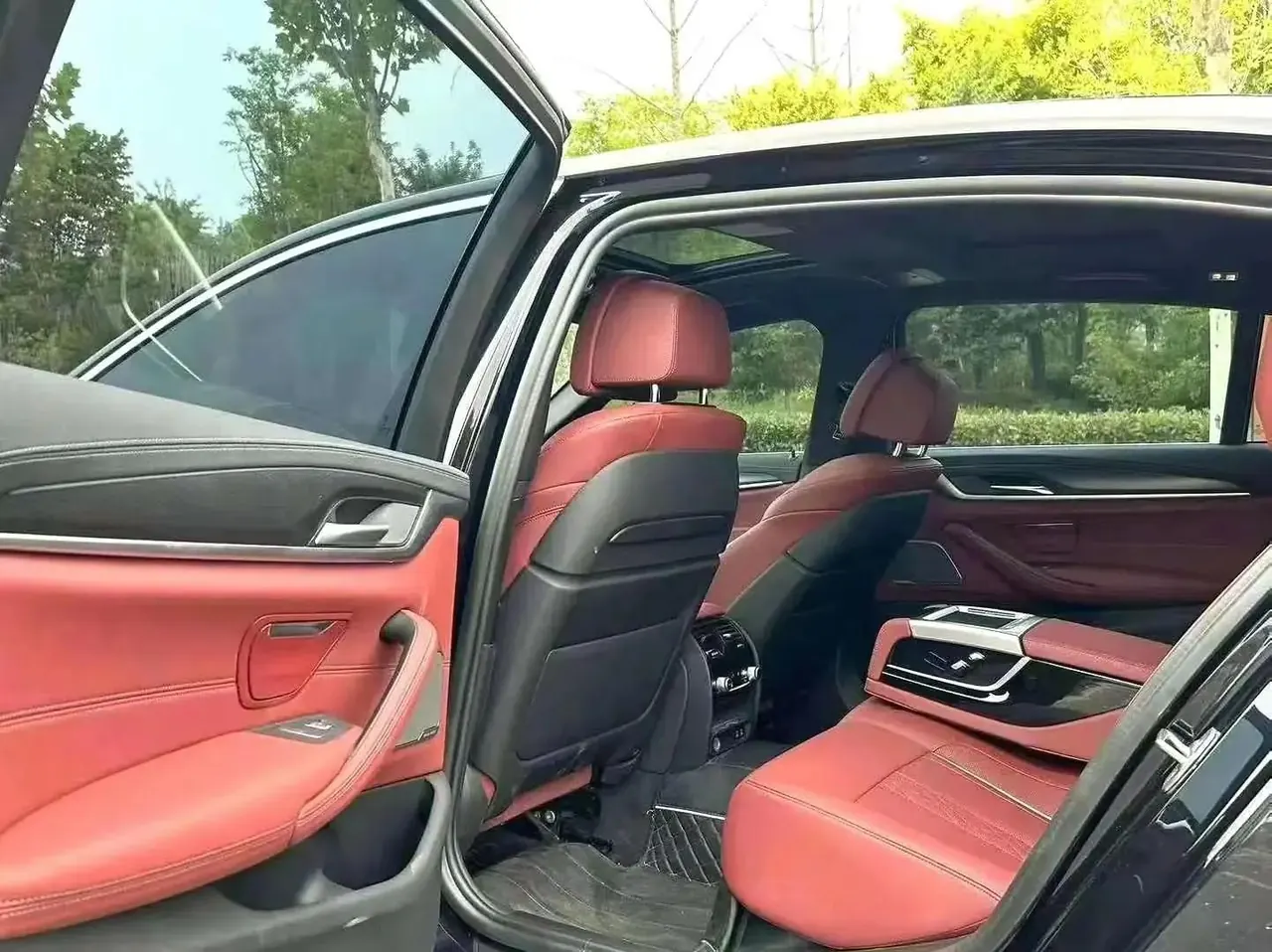 BMW 5 New Energy 2021 535Le Deluxe Suit 2