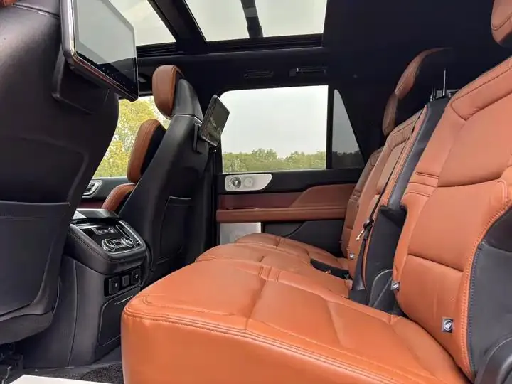 Navigator 2022 3.5T Long Axis Presidential Edition 10