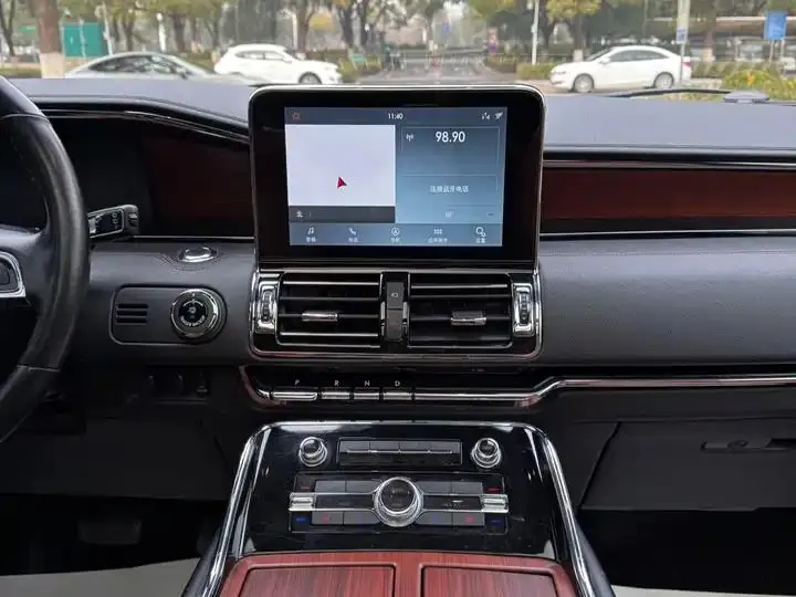 Navigator 2022 3.5T Long Axis Presidential Edition 12