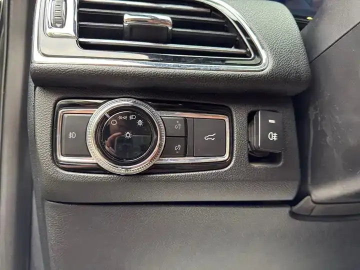 Navigator 2022 3.5T Long Axis Presidential Edition 20