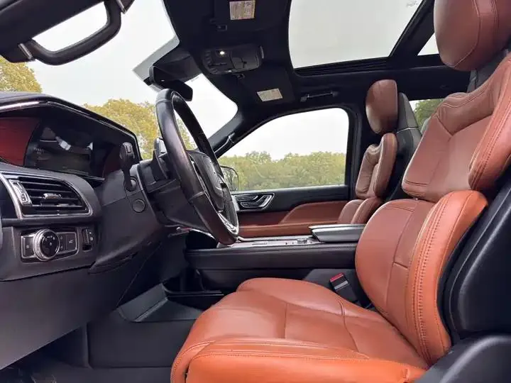 Navigator 2022 3.5T Long Axis Presidential Edition 8