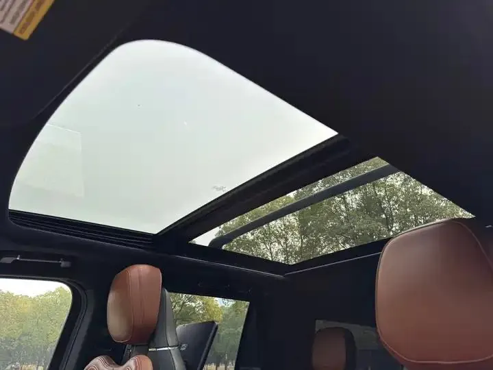 Navigator 2022 3.5T Long Axis Presidential Edition 9