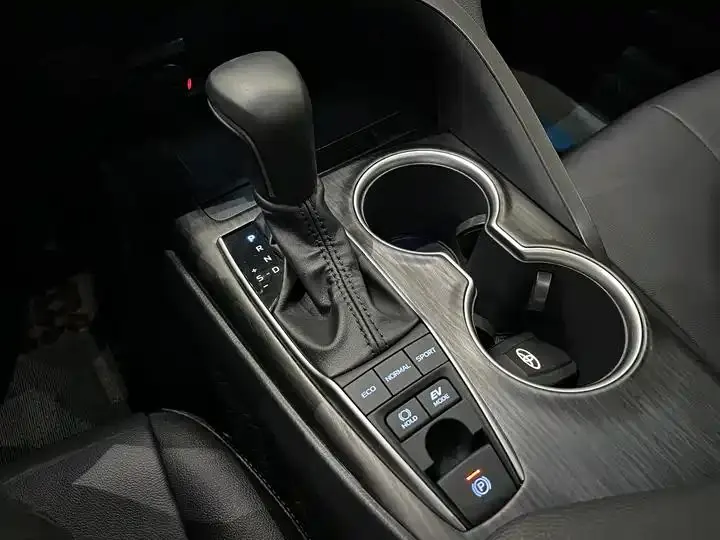 Camry 2021 Dual-Engine 2.5HG Luxury Edition 13