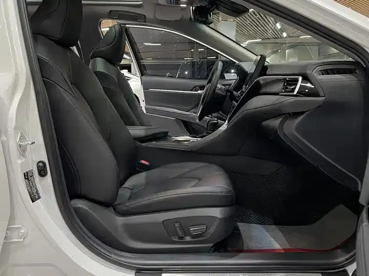 Camry 2021 Dual-Engine 2.5HG Luxury Edition 4