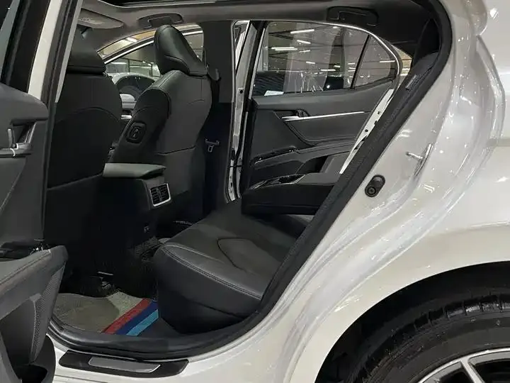 Camry 2021 Dual-Engine 2.5HG Luxury Edition 6