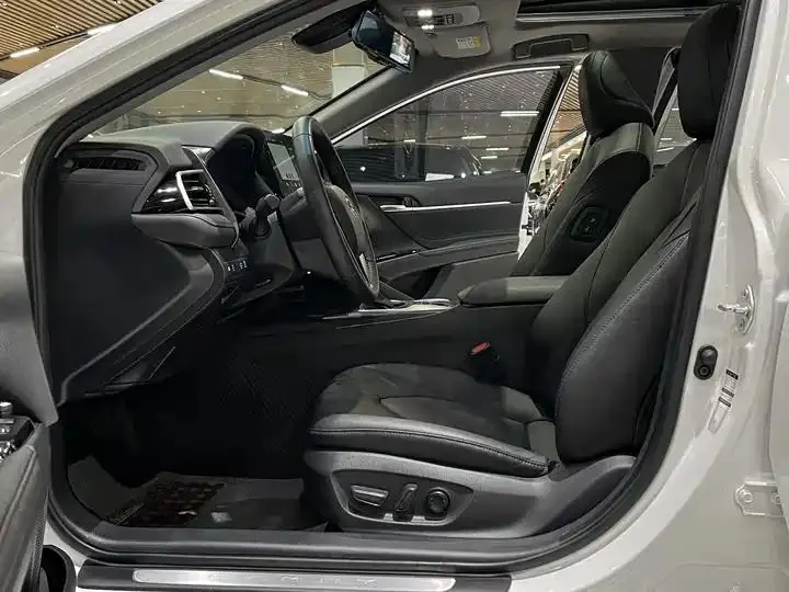 Camry 2021 Dual-Engine 2.5HG Luxury Edition 8