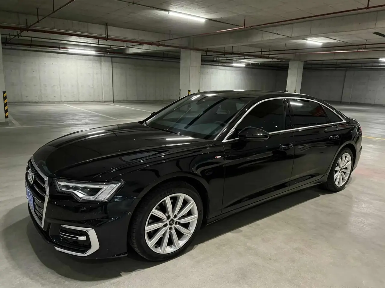 Audi A6L 2022 model changed to 45 TFSI dynamic model - View 1