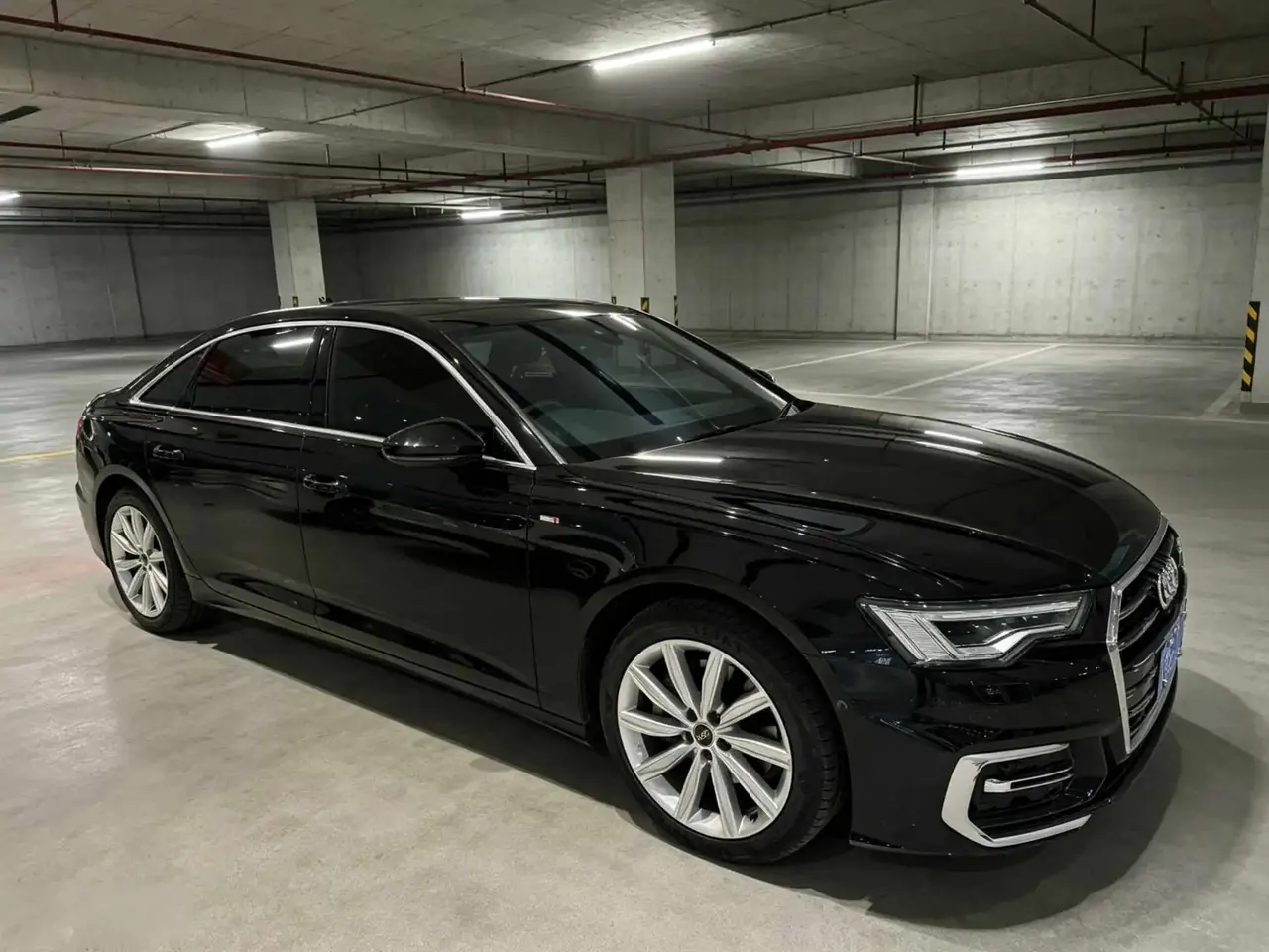 Audi A6L 2022 model changed to 45 TFSI dynamic model 2