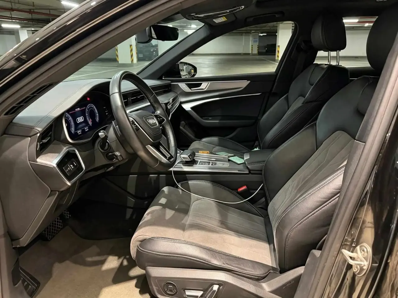 Audi A6L 2022 model changed to 45 TFSI dynamic model 3