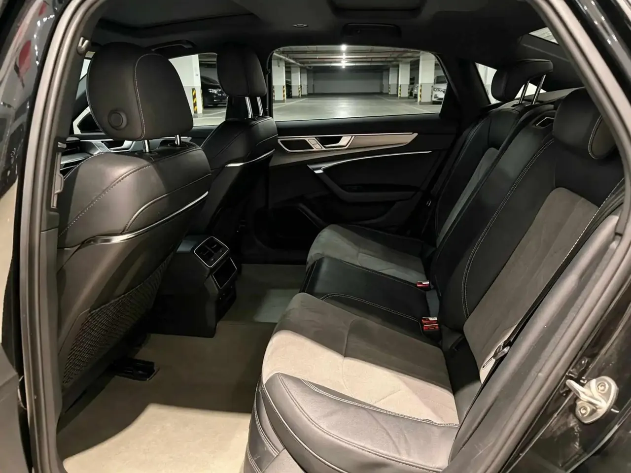 Audi A6L 2022 model changed to 45 TFSI dynamic model 4