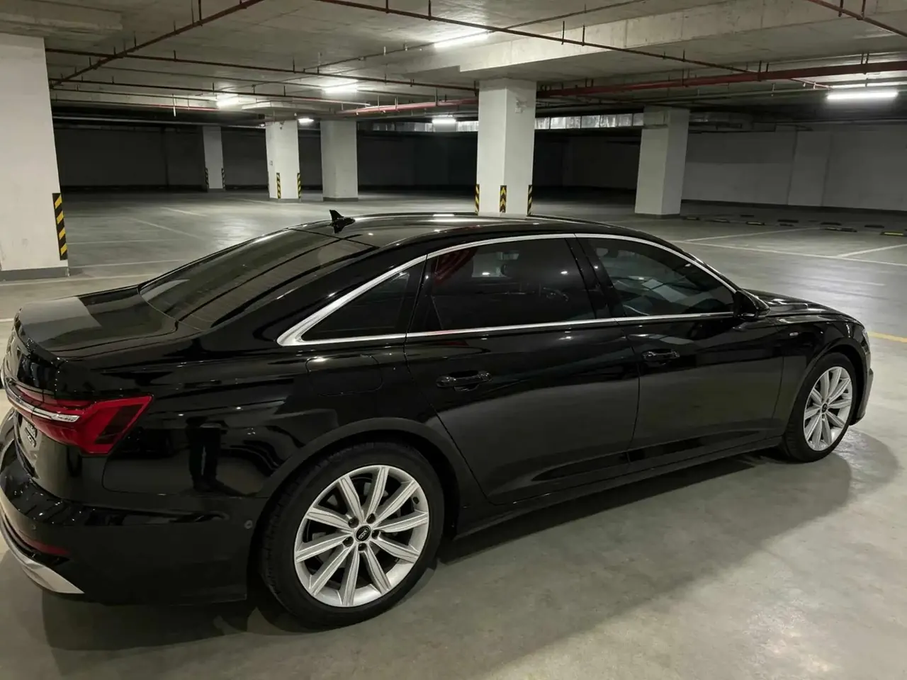 Audi A6L 2022 model changed to 45 TFSI dynamic model 5