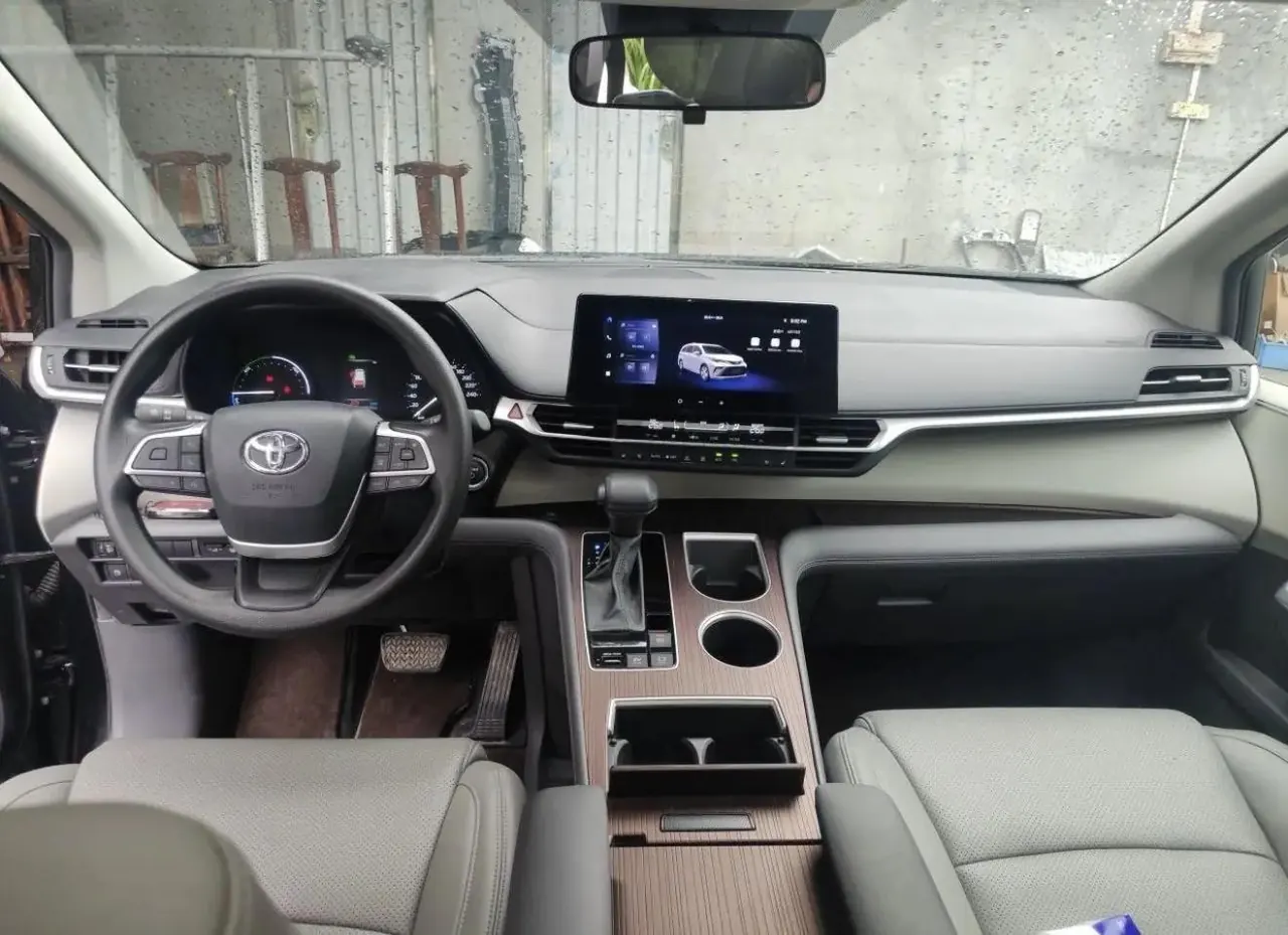 Toyota 2024 Sienna HYBRID 2.5 CVT Comfort Edition Automatic 2
