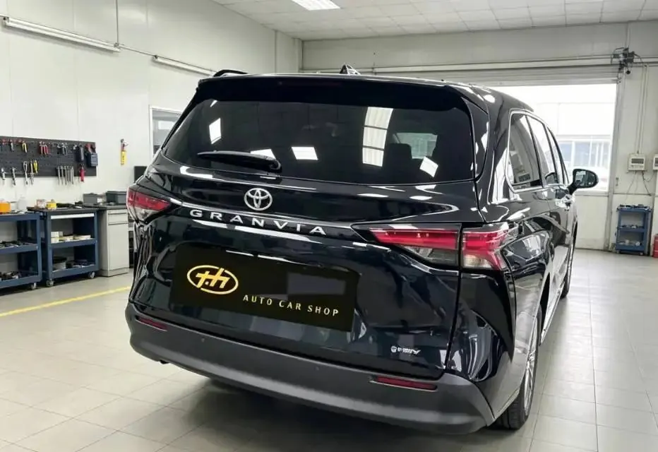 Toyota 2024 Sienna HYBRID 2.5 CVT Comfort Edition Automatic 5