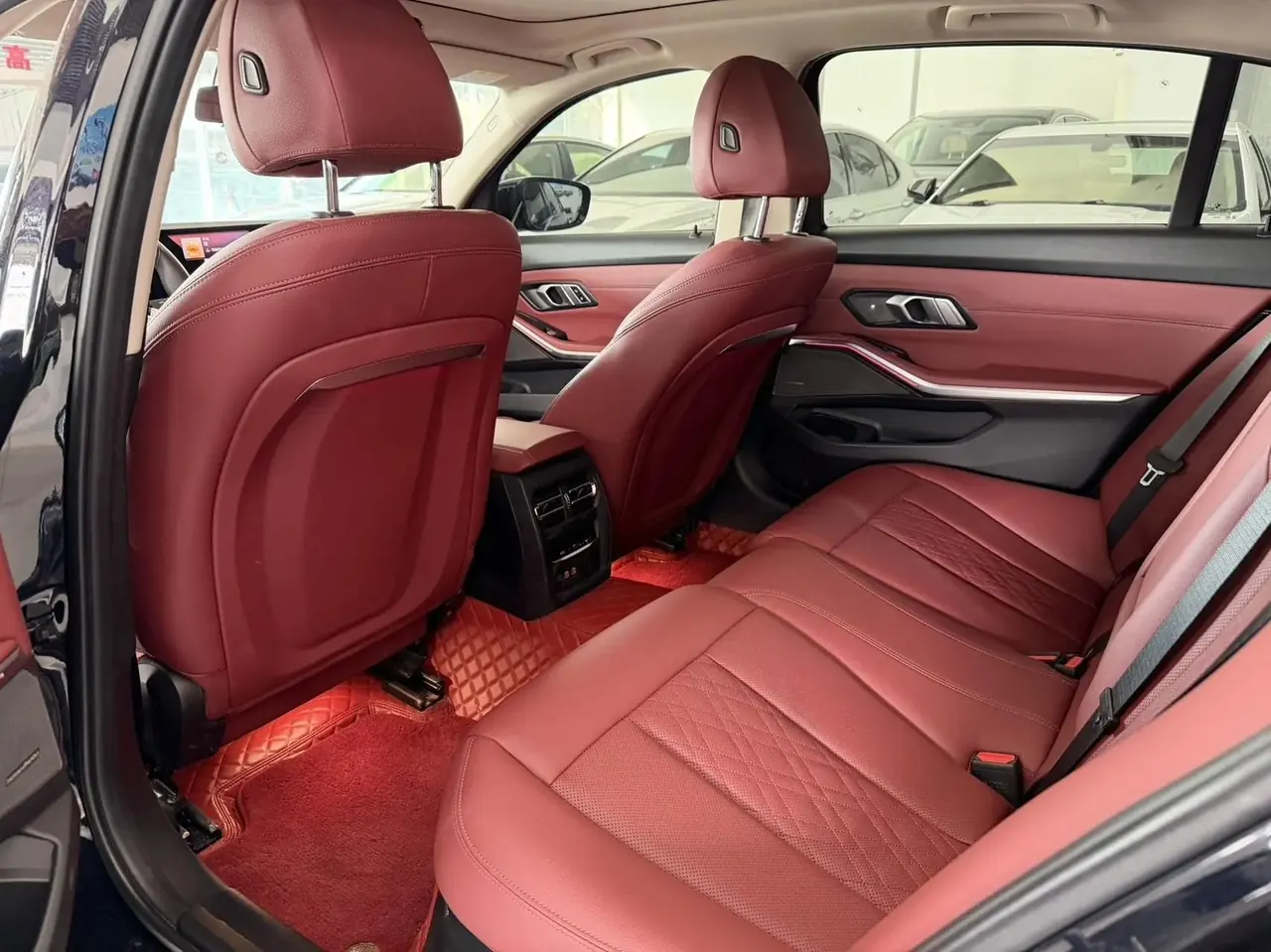 BMW 3 Series 2023 model 325Li M Sport Night Edition Package 4