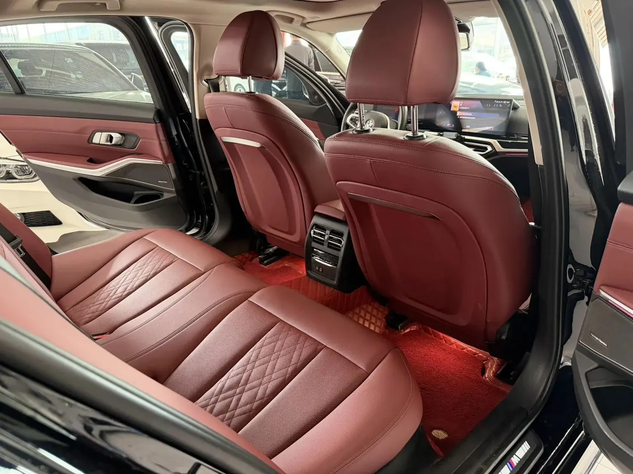 BMW 3 Series 2023 model 325Li M Sport Night Edition Package 5