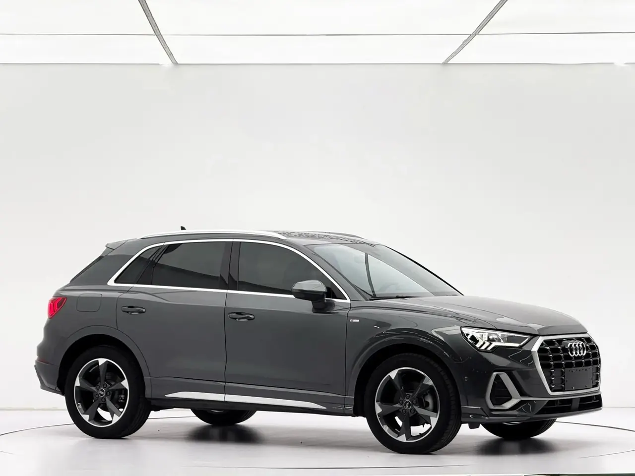 Audi 2023 Q3 1.4TFSI 35TFSI Fashion Dynamic Automatic 3