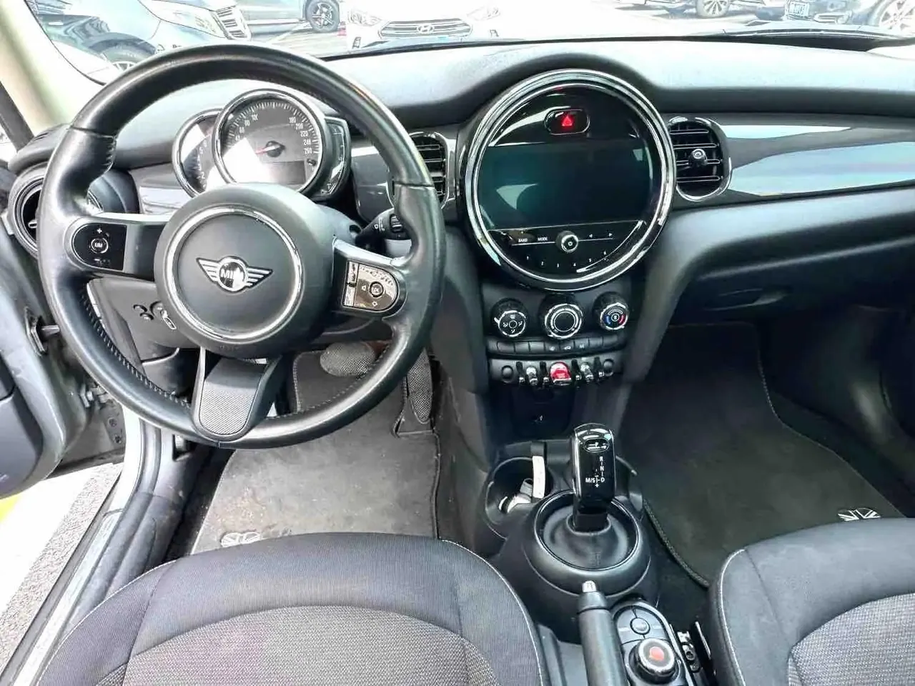 MINI 2022 model change 1.5T ONE five-door version PLUS 8