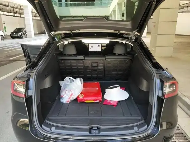 2022 Model Y Refreshed Rear-Wheel-Drive Version 19