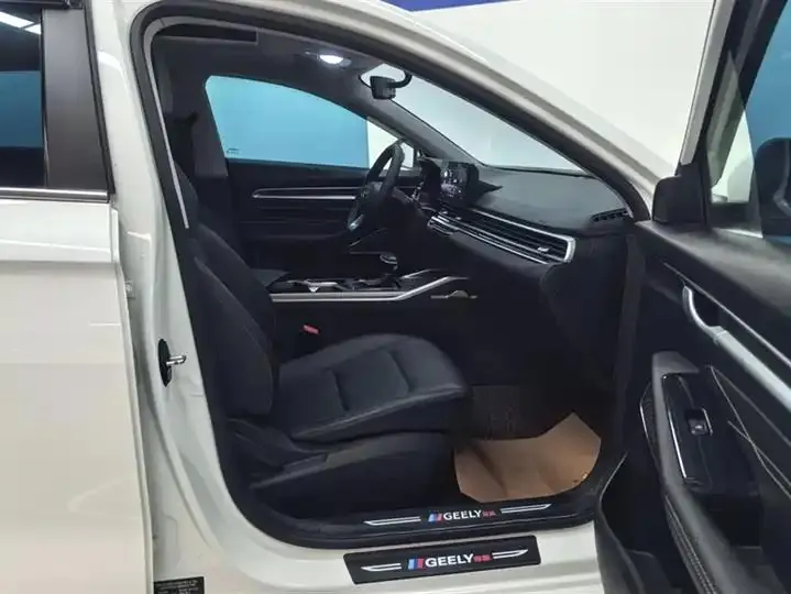 Emgrand 2022 4th Generation 1.5L CVT Honorable Model 8