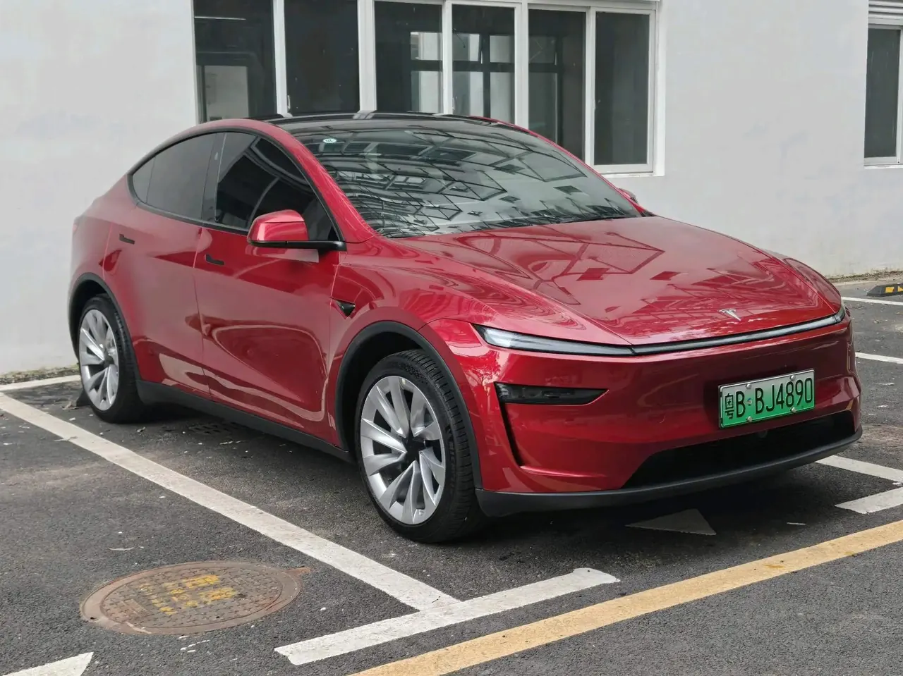 Tesla 2026 Model Y Long Range Rear-Wheel Drive (Refreshed) Automatic 3