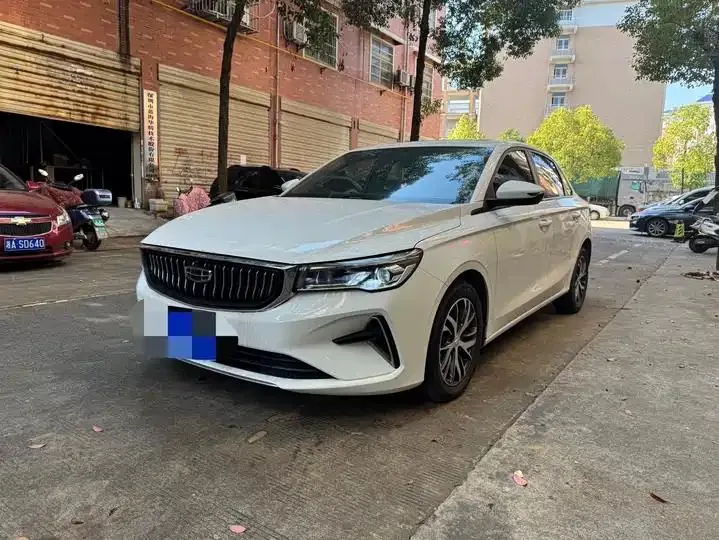 Emgrand 2022 4th Generation 1.5L CVT Luxury Model - View 1