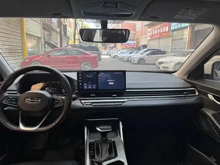 Emgrand 2022 4th Generation 1.5L CVT Luxury Model 4