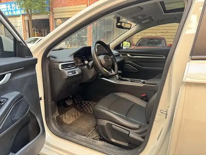 Emgrand 2022 4th Generation 1.5L CVT Luxury Model 5