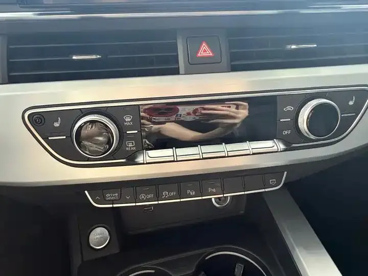 Audi A4L 2023 model, 40 TFSI Luxury Dynamic Edition 17