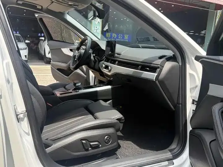Audi A4L 2023 model, 40 TFSI Luxury Dynamic Edition 8