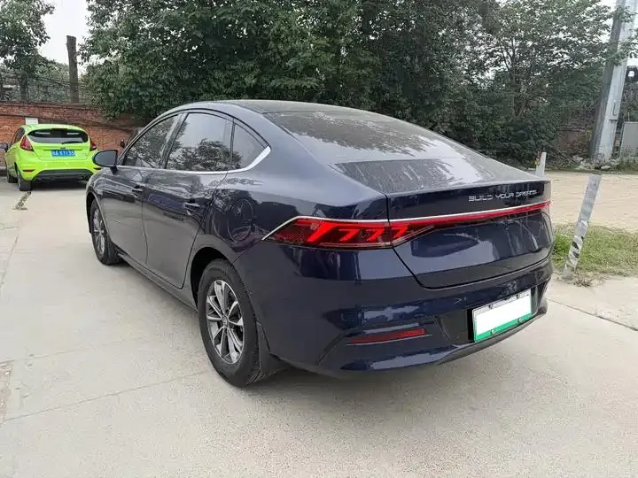 Qin PLUS 2024 Glory Edition DM-i 55KM Leading Model 13