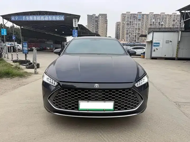 Qin PLUS 2024 Glory Edition DM-i 55KM Leading Model 2