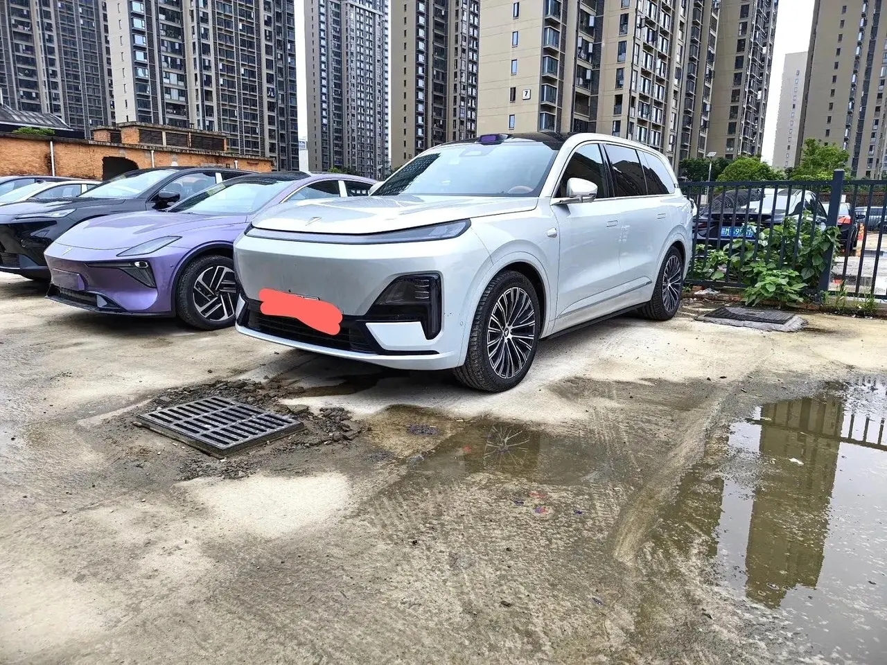 Open image lightbox: Deepal S09 2025 Four-wheel Drive Ultra High Edition