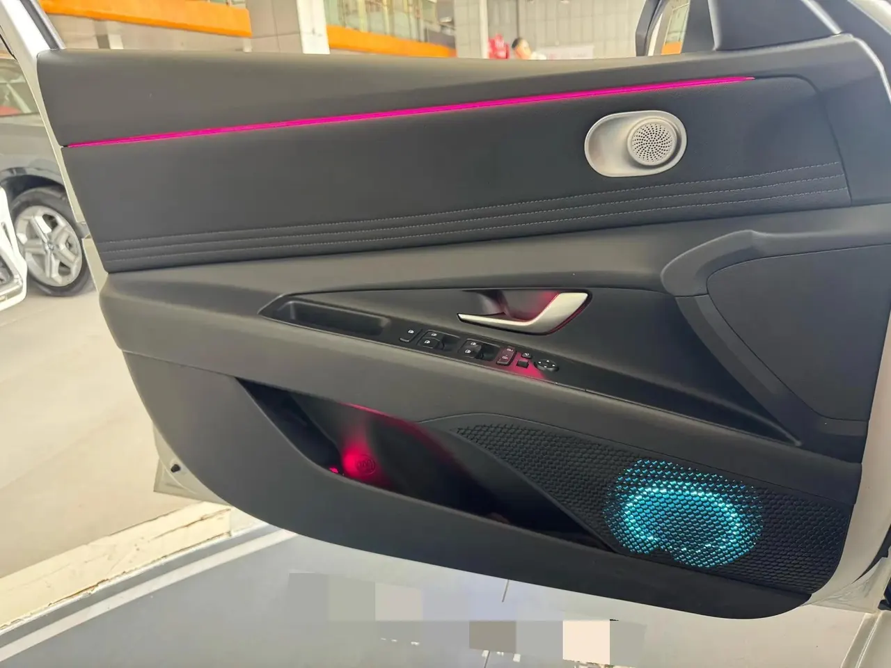 Elantra 2022 1.5L CVT Luxury Edition 13