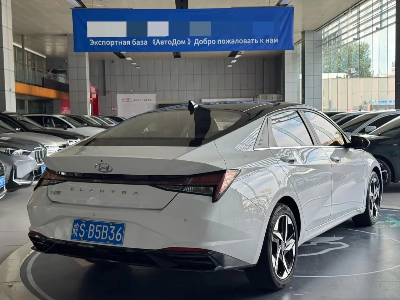 Elantra 2022 1.5L CVT Luxury Edition 5