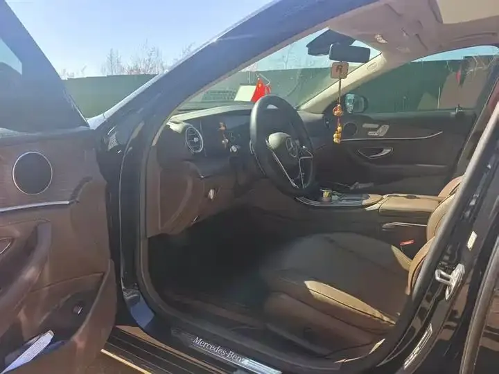 Mercedes Benz E-Class 2022 E 300 L Fashion 4
