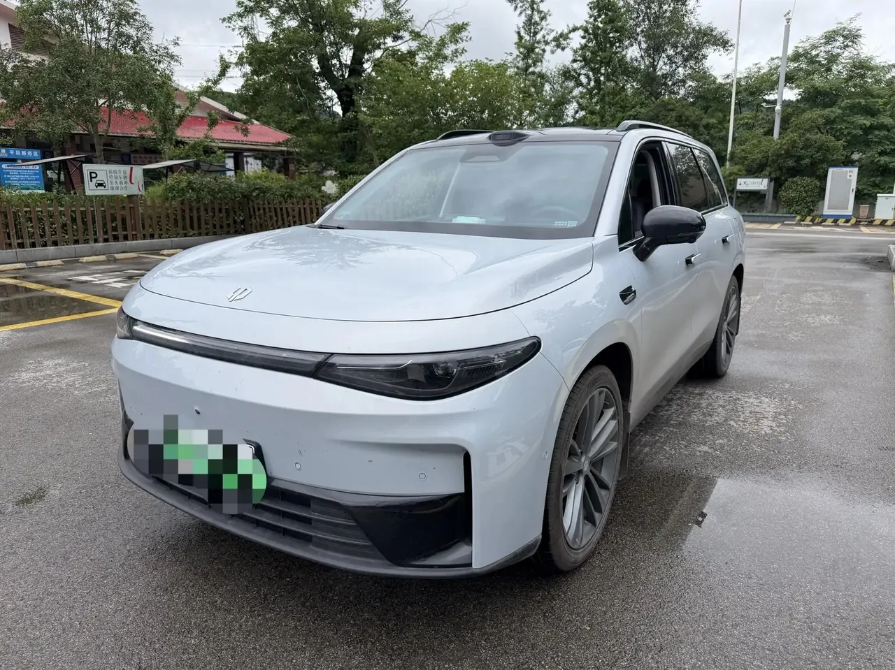 Open image lightbox: Leapmotor 2026 C 16 630 Laser Radar Zhizun Edition 5-seat Automatic Gear
