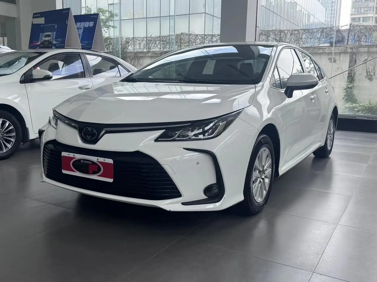 Открыть галерею: Corolla 2019 1.2T S-CVT GL-i Luxury Edition