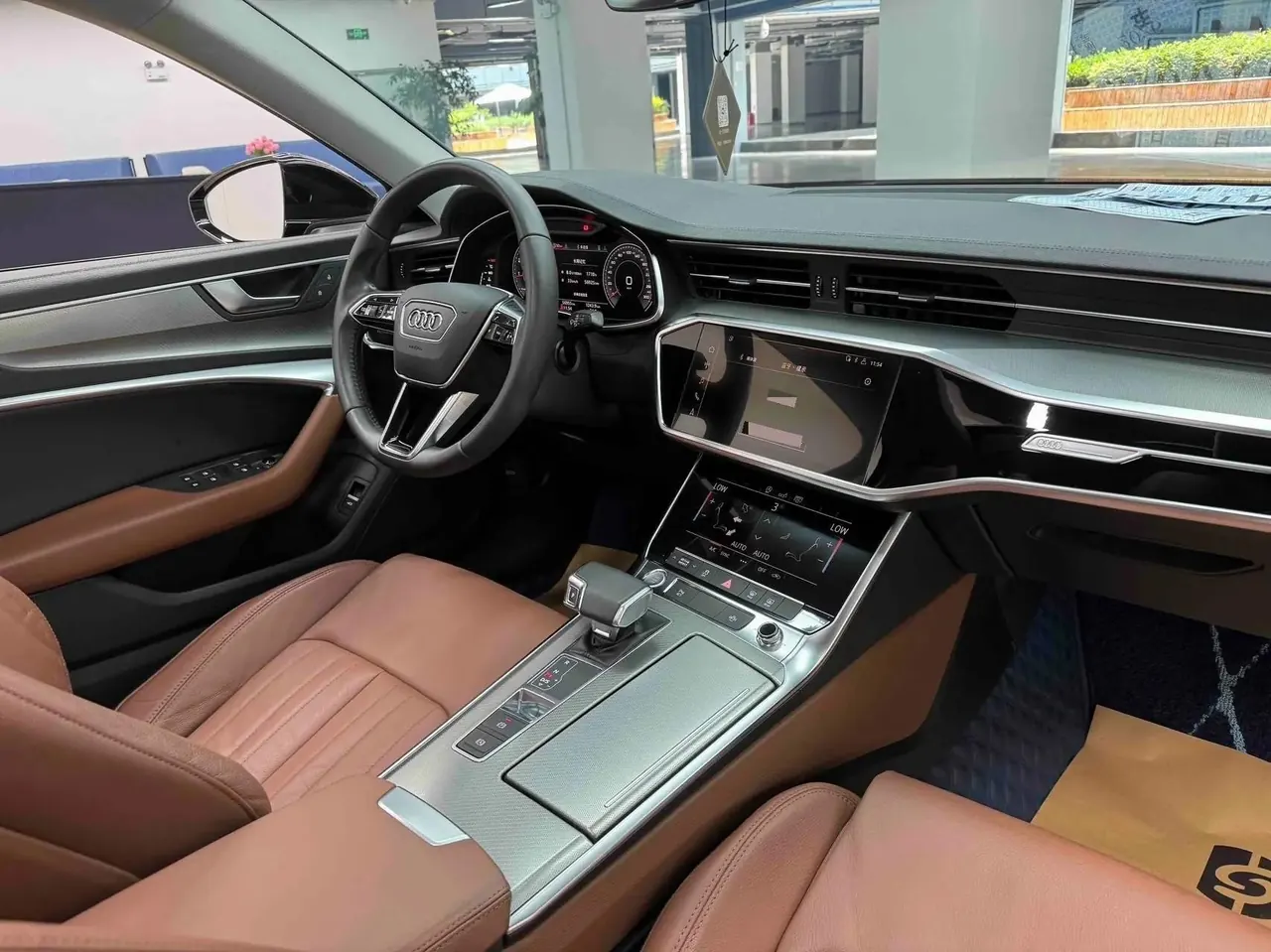 Audi A6L 2020 40 TFSI Deluxe Elegant 6