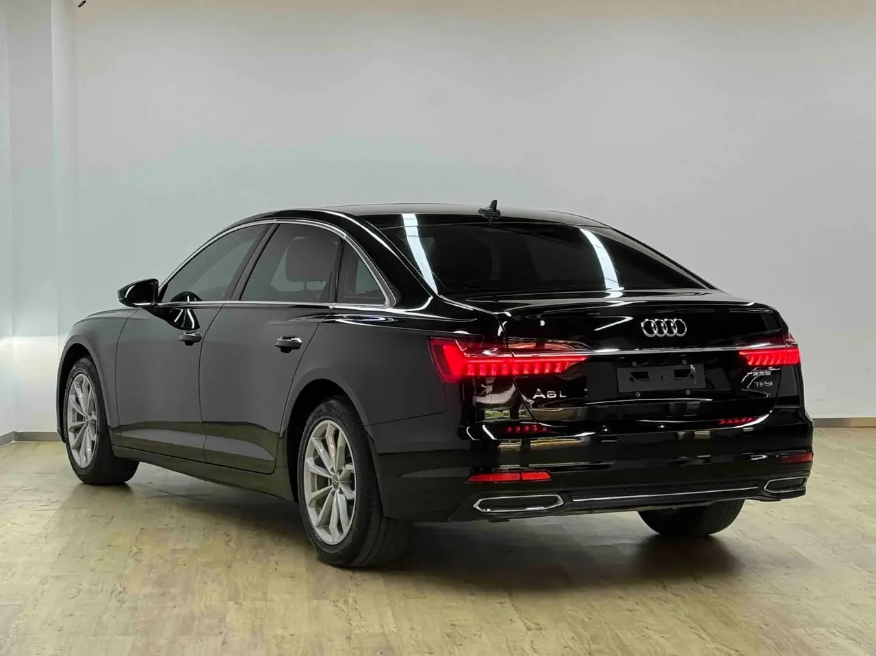 Audi A6L 2020 40 TFSI Deluxe Elegant 8