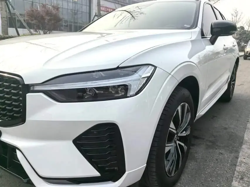 Volvo 2025 XC60 48V 2.0T B5 4WD Zhiyuan Sports Edition Automatic Gear 12