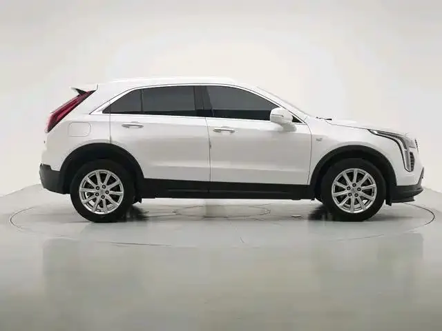 Cadillac XT4 2021 28T Two-Drive Technology 3