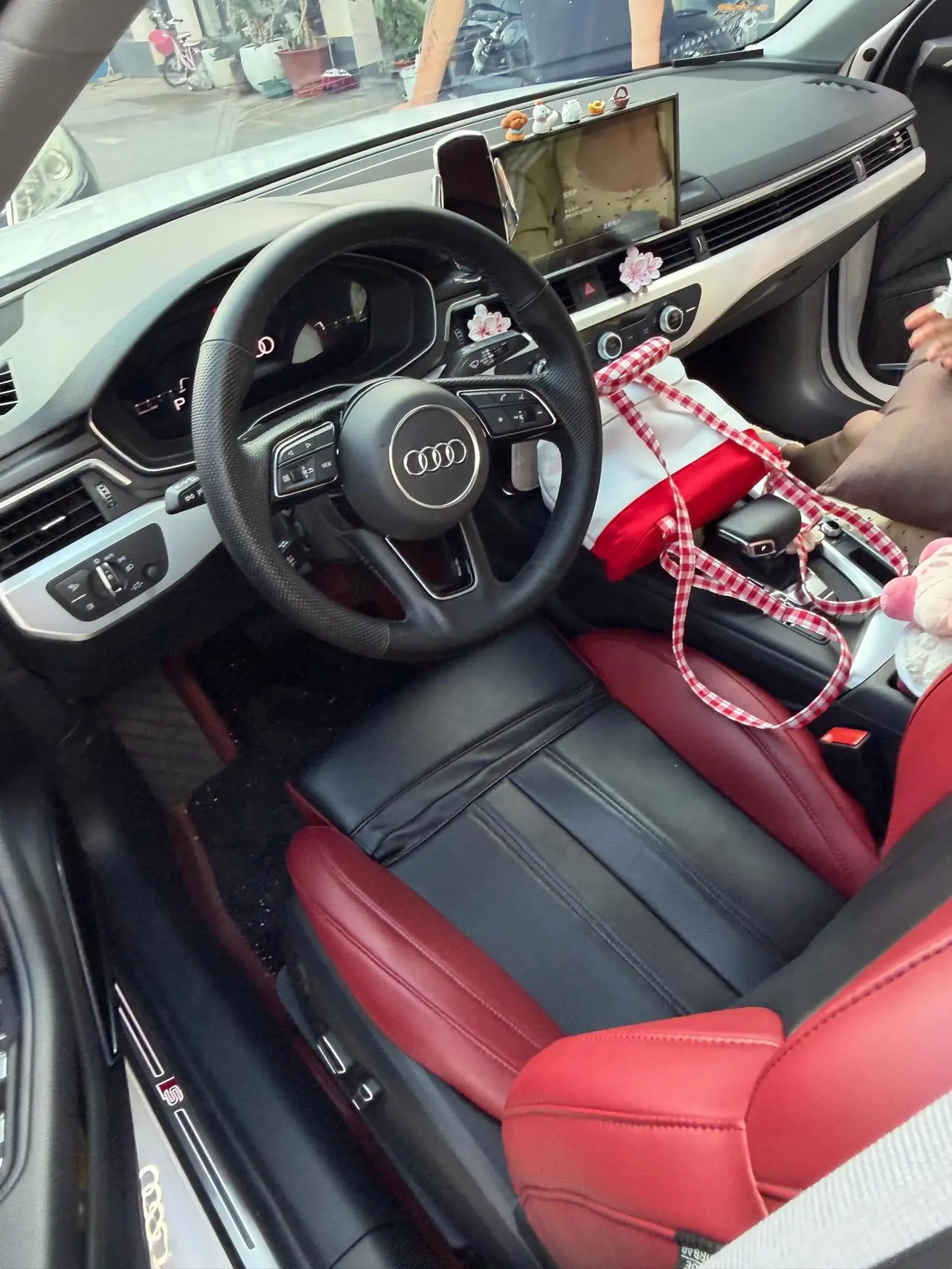 Audi 2024 A4L 2.0TFSI 40TFSI Sporty Style Automatic 3