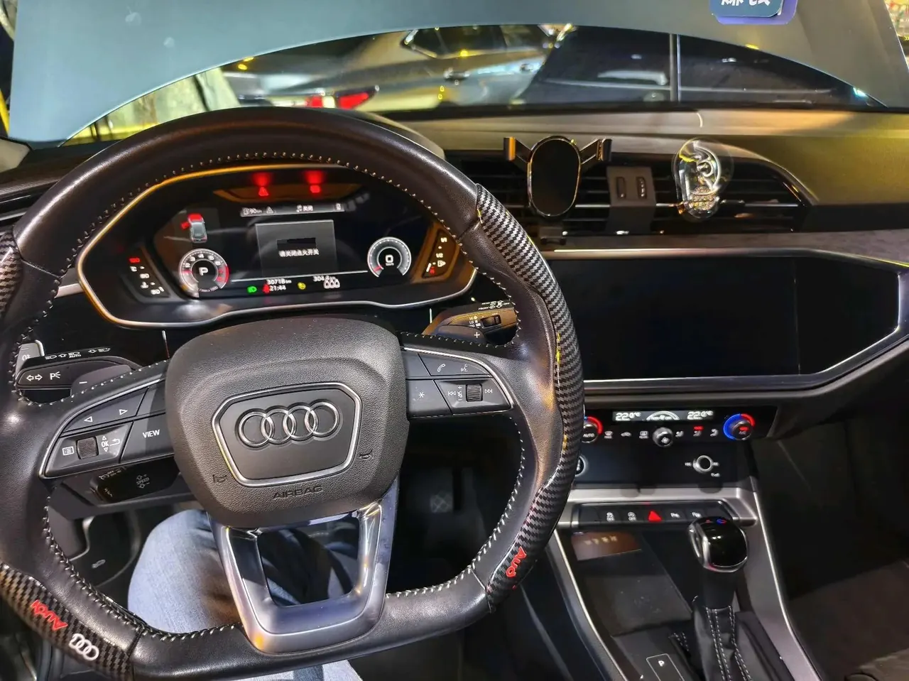 Audi Q3 2021 35 TFSI Enjoys Life Edition 3