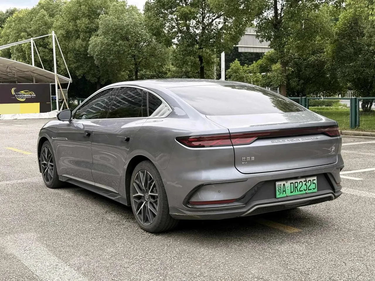2022 Han EV Genesis Edition, 610 km, All-Wheel Drive, Prestige Model 4