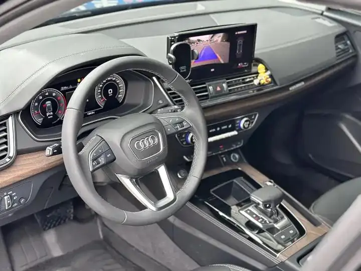 Audi Q5L 2024 40 TFSI luxury dynamic 9
